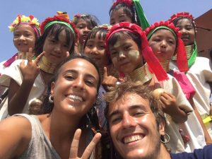 niñas kayan